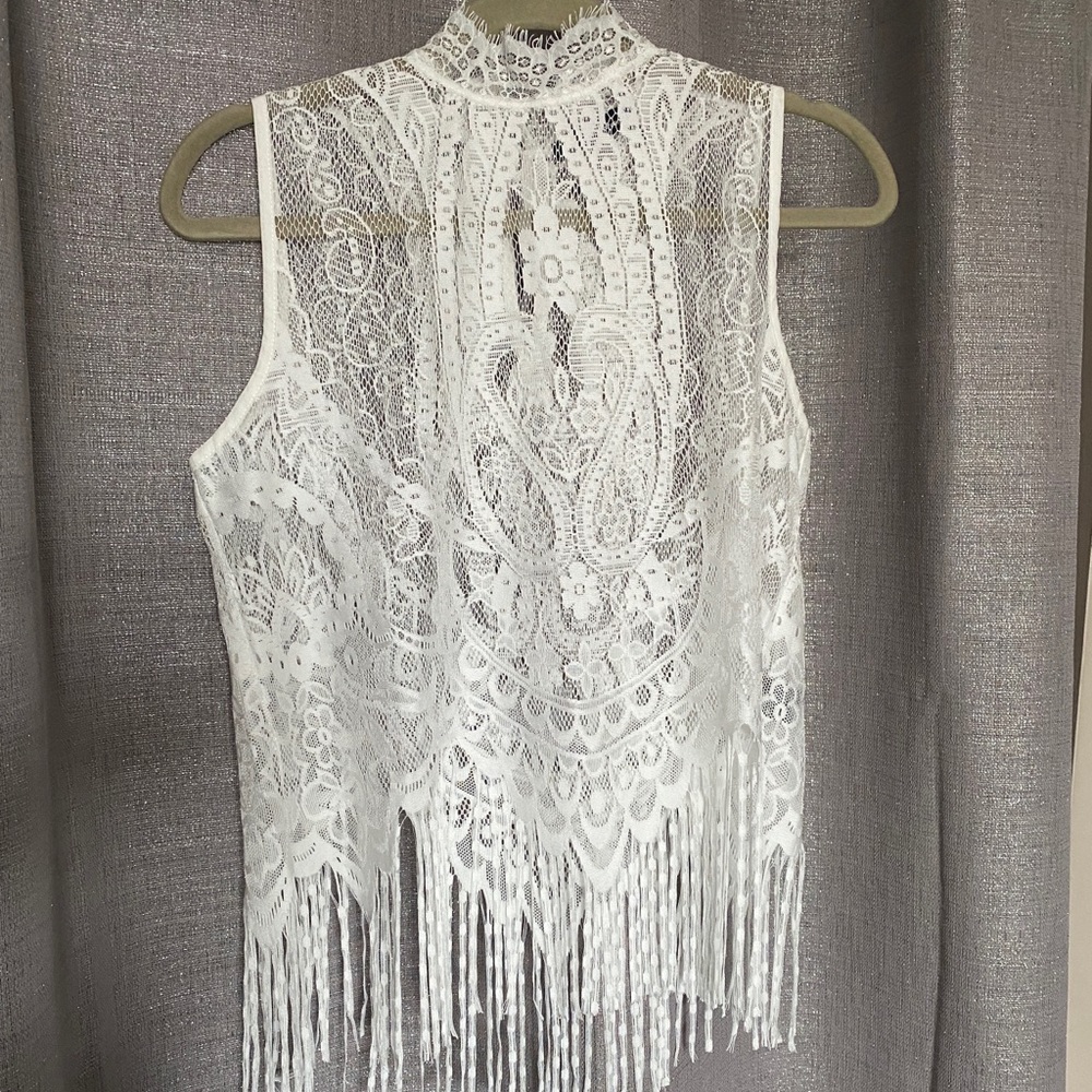 Women's White Lace Fringe Sleeveless Top
